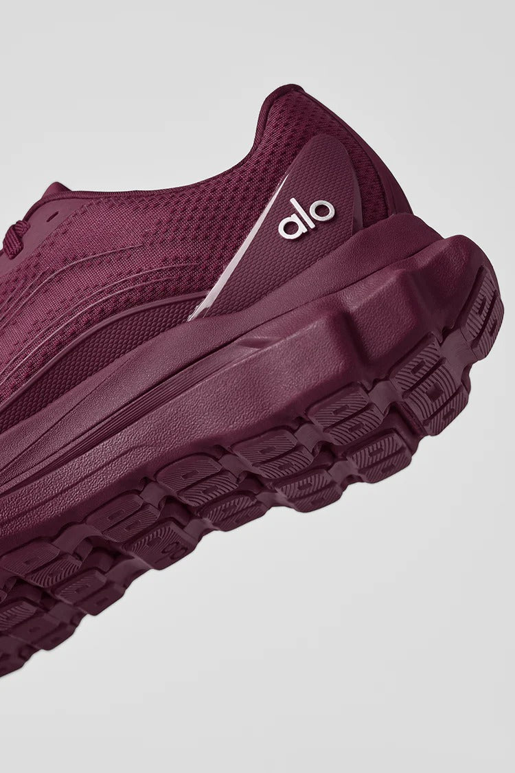 Alo Running Sneaker – Berry Mauve